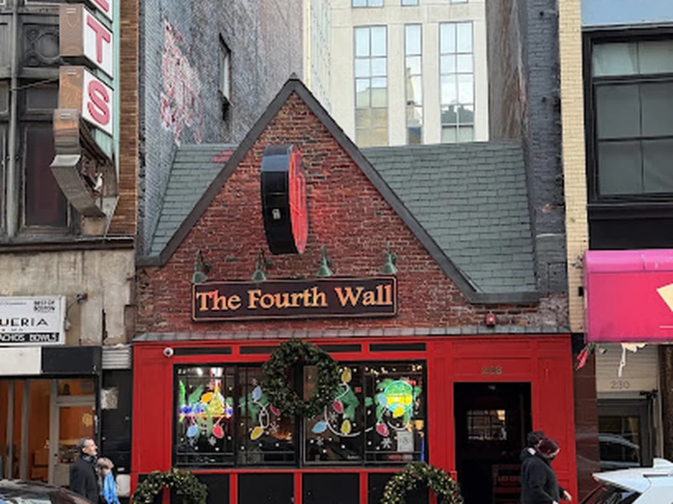 4th Wall Restaurant & Bar