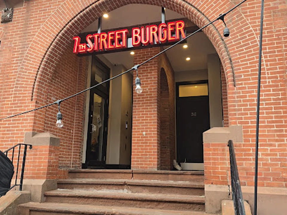7th Street Burger Newbury