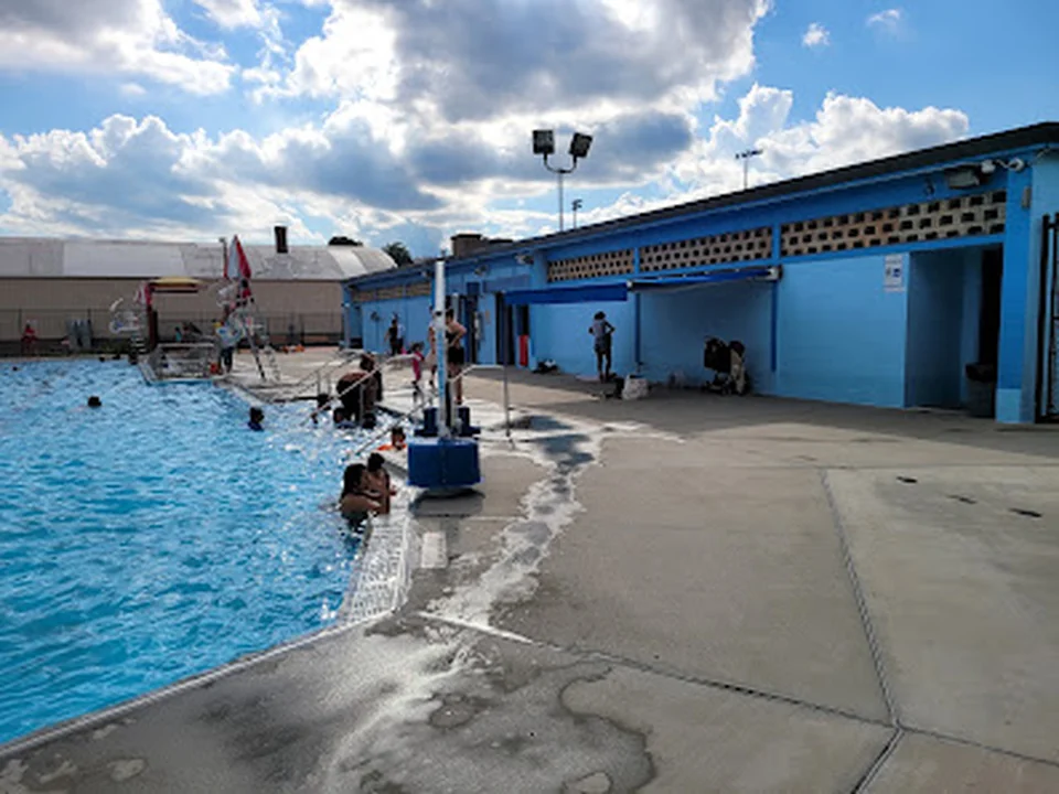 Allied Veterans Memorial Swimming and Wading Pool