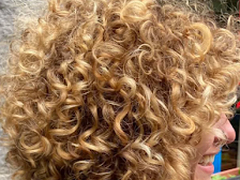 Antonella DeLuca | Advanced Deva Stylist