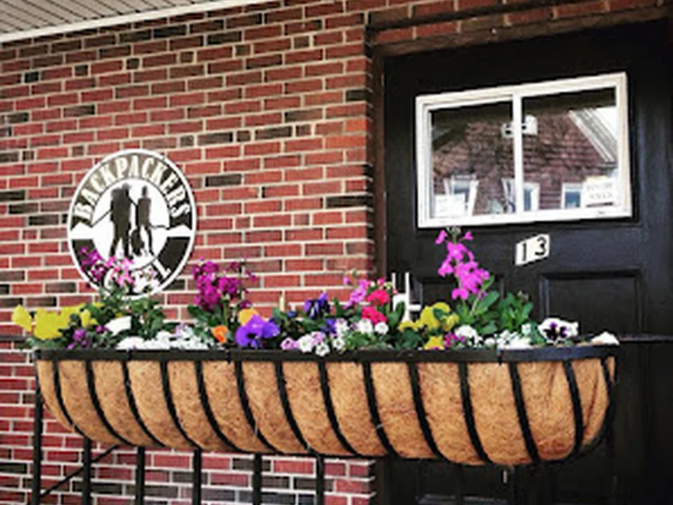 Backpackers Hostel & Pub