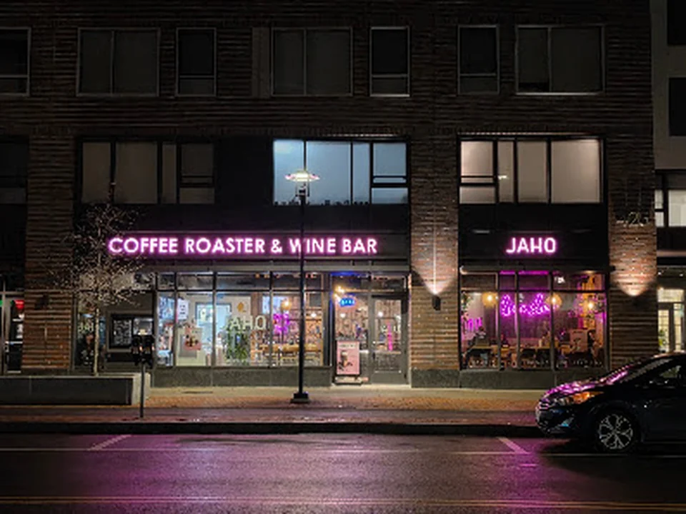 Cambridge - Jaho Coffee Roaster & Wine Bar