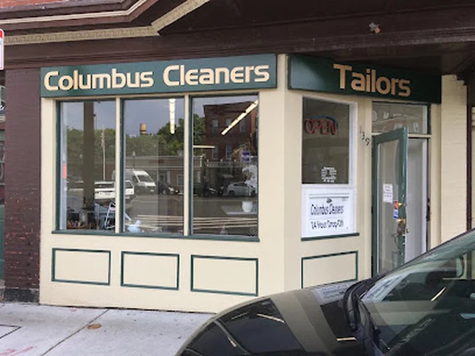 Foto de Columbus Dry Cleaners - South Boston