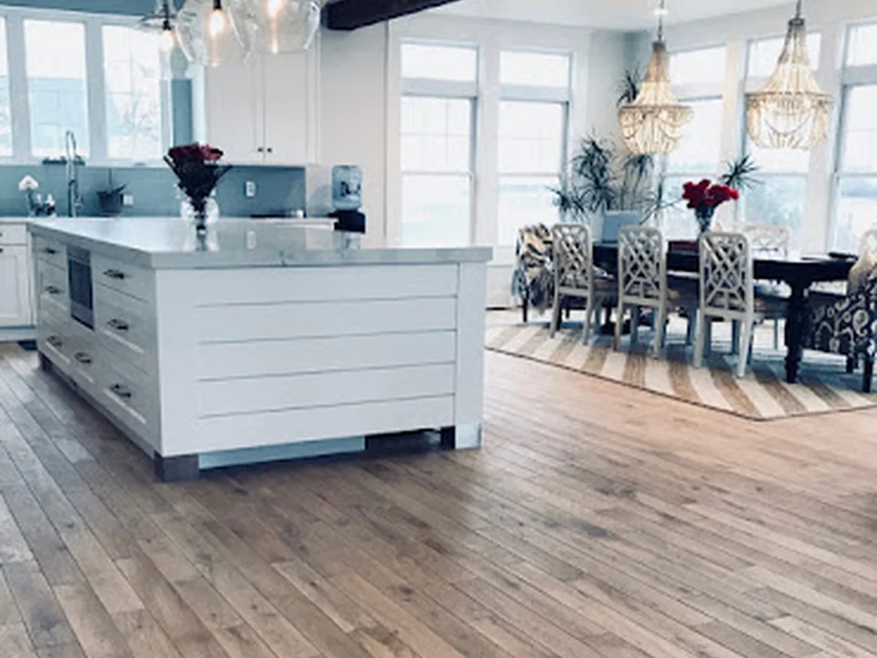 DIAMOND FLOORING ( HARDWOOD FLOOR INSTALLATION & REFINISHING)