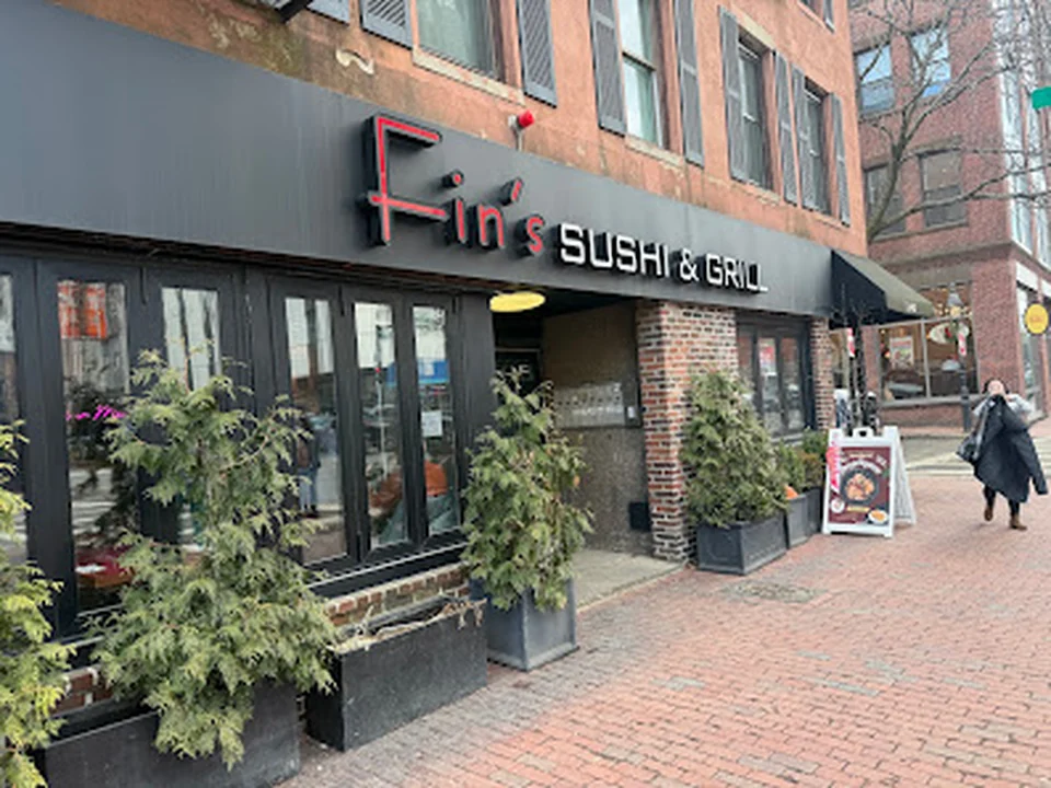 Fin's Sushi & Grill