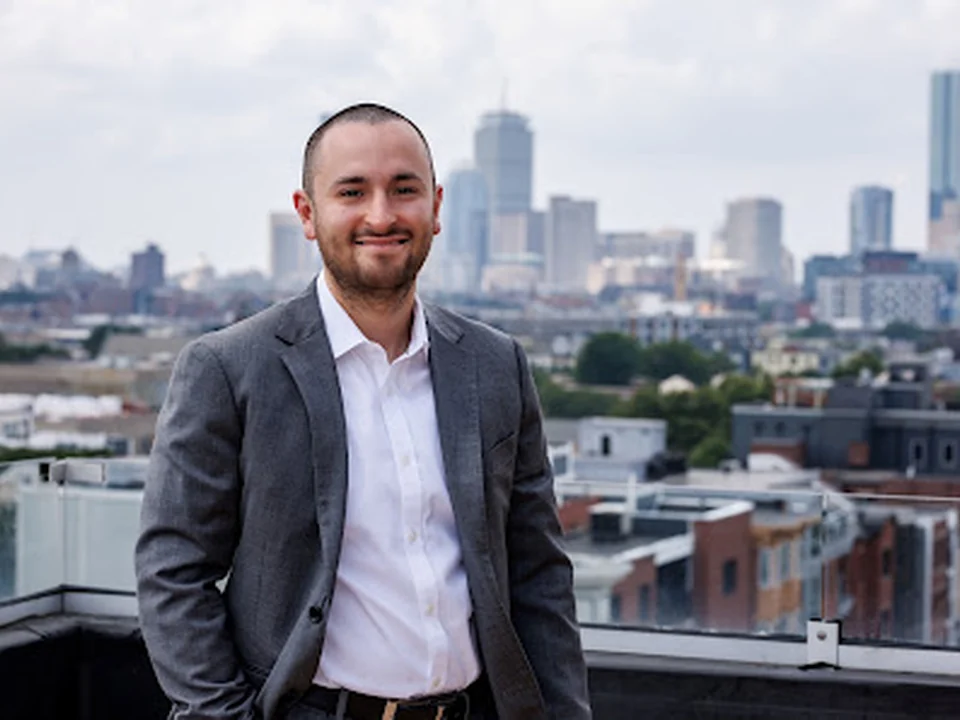Julian Hernandez at Fairway Independent Mortgage Corporation