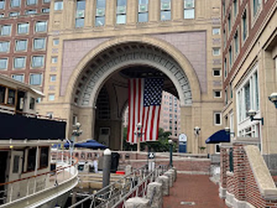 LAZ Parking - Rowes Wharf