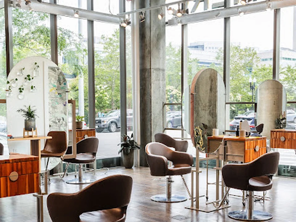 LOVE AND MERCY Salon