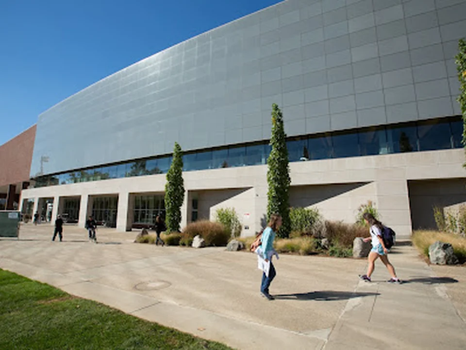 MIT Recreation - Zesiger Sports and Fitness Center