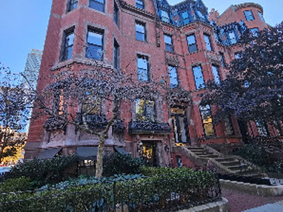 No. 284 Back Bay Hotel, Sonder