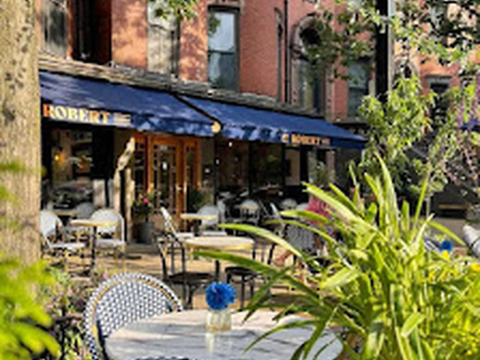 Petit Robert Bistro