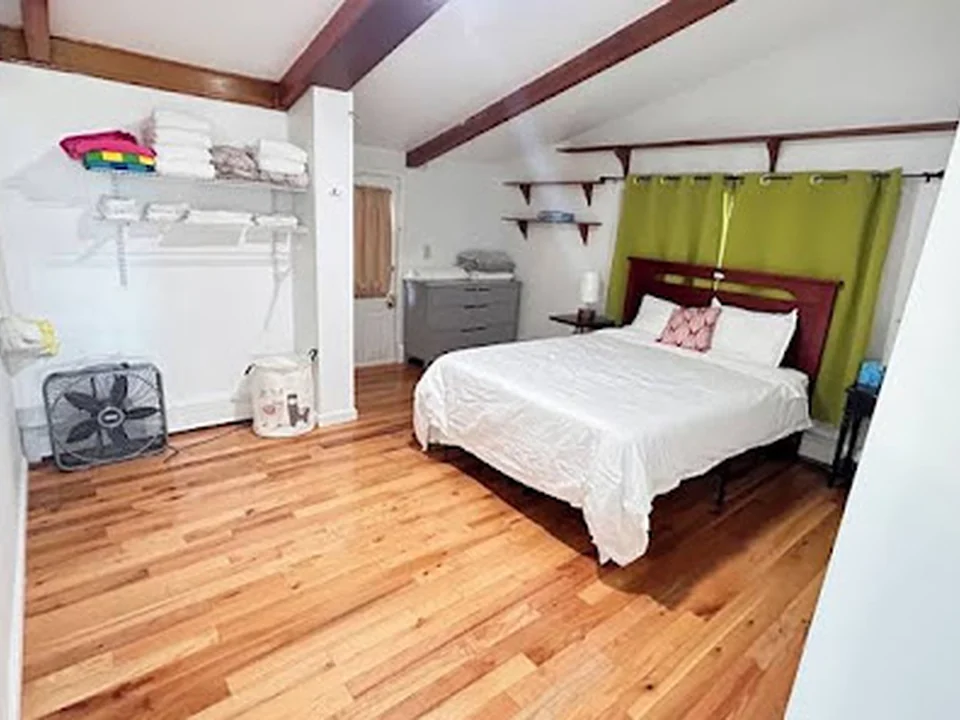 Renovated Beach House Close to Everything, Minutes to Boston