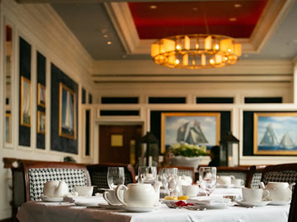 Rowes Wharf Sea Grille