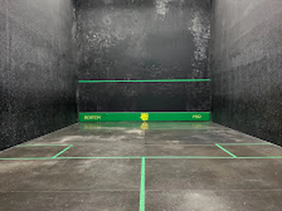 Tennis & Racquet Club