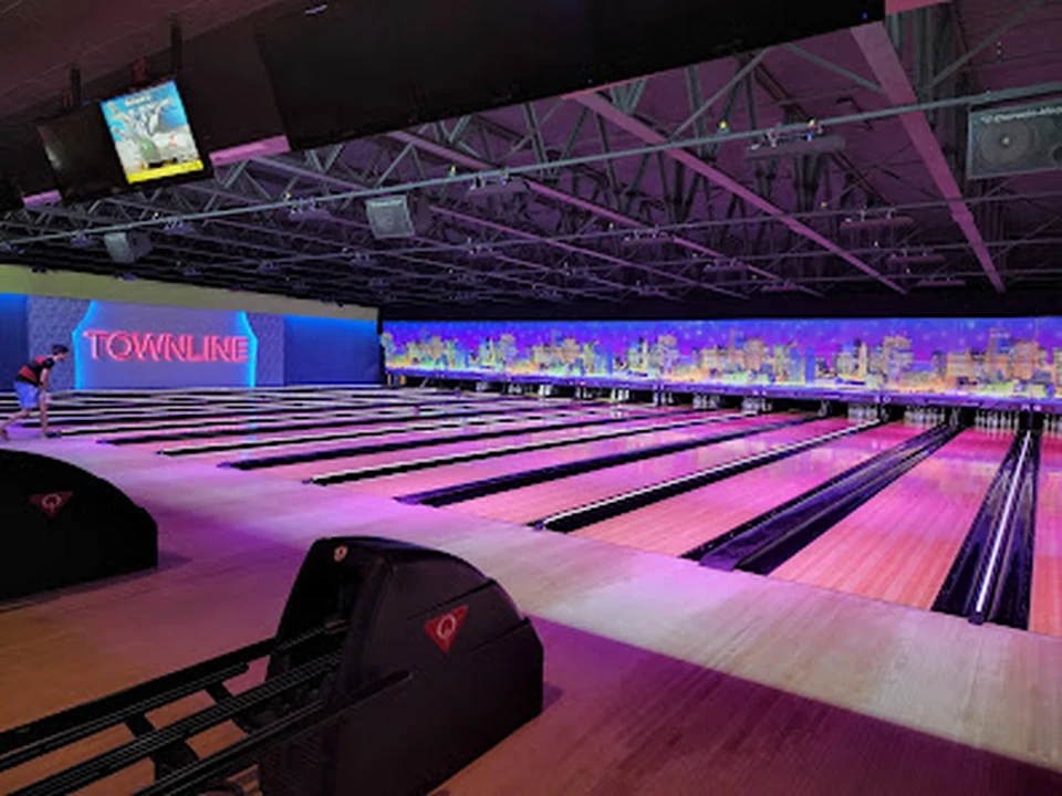 Town Line Luxury Lanes