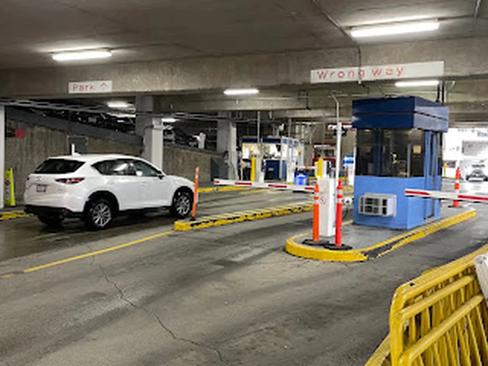 Tufts Medical Center - Garage/Parking