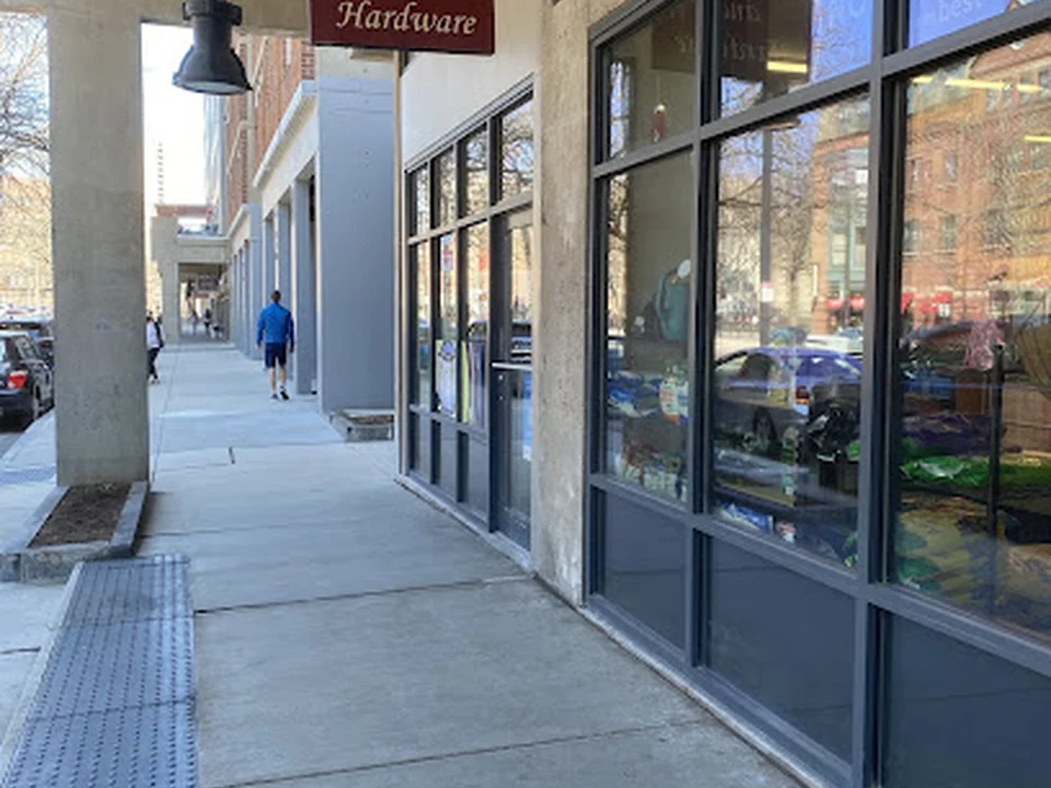 Warren Hardware