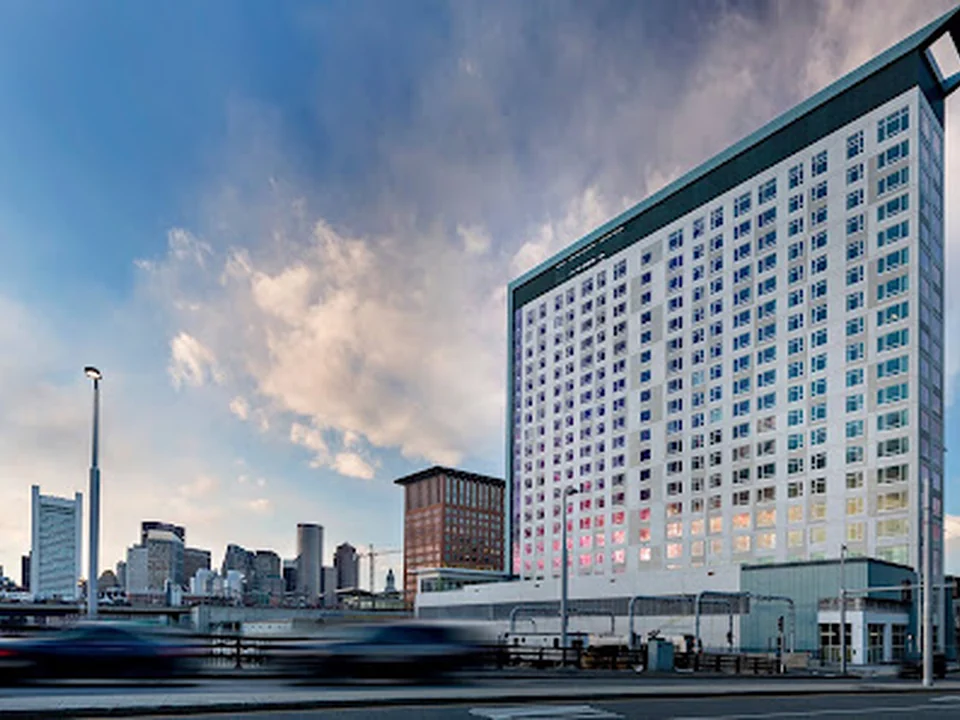 Waterside Place Apartments by Windsor