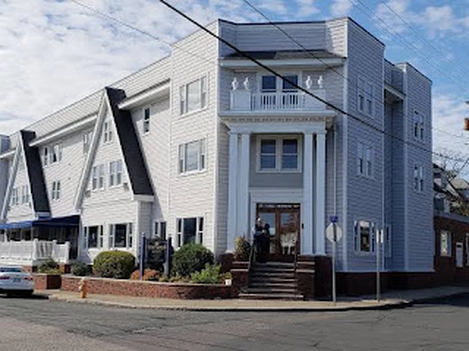 Winthrop Beach Inn and Suites