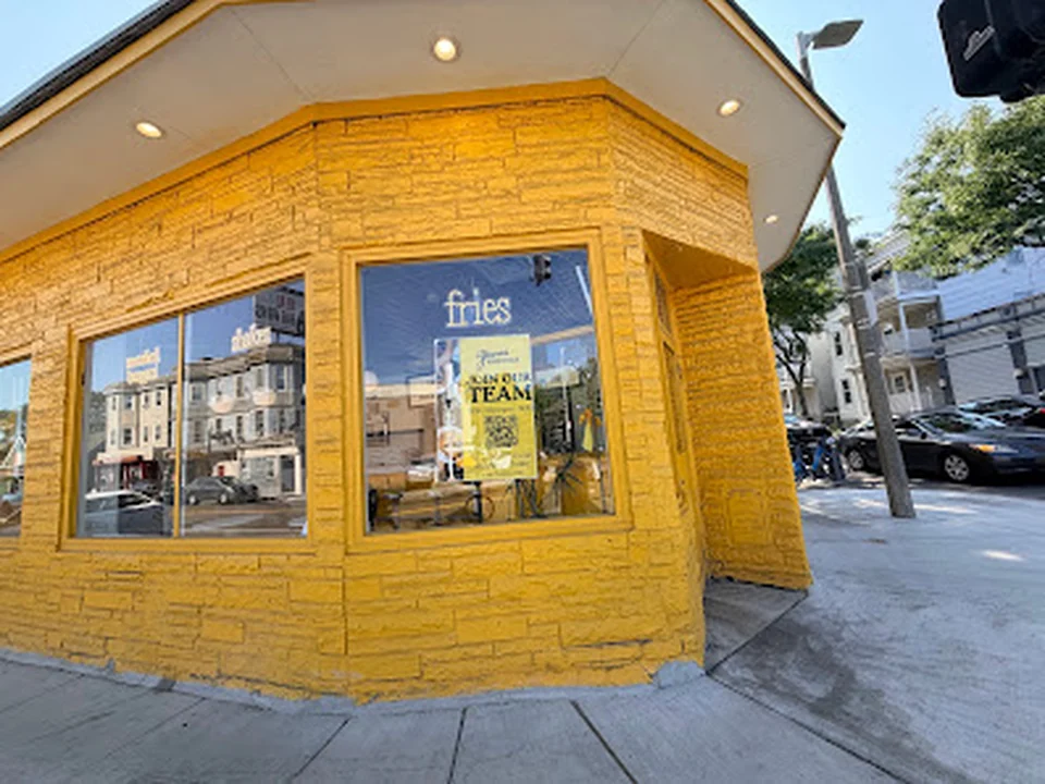 Yeanie's Burgers and Social - Dorchester